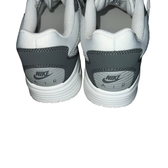 Nike Air Max Solo Sneaker Men\'s size 7 NEW Gray and Blue FN6918-001 main image 4